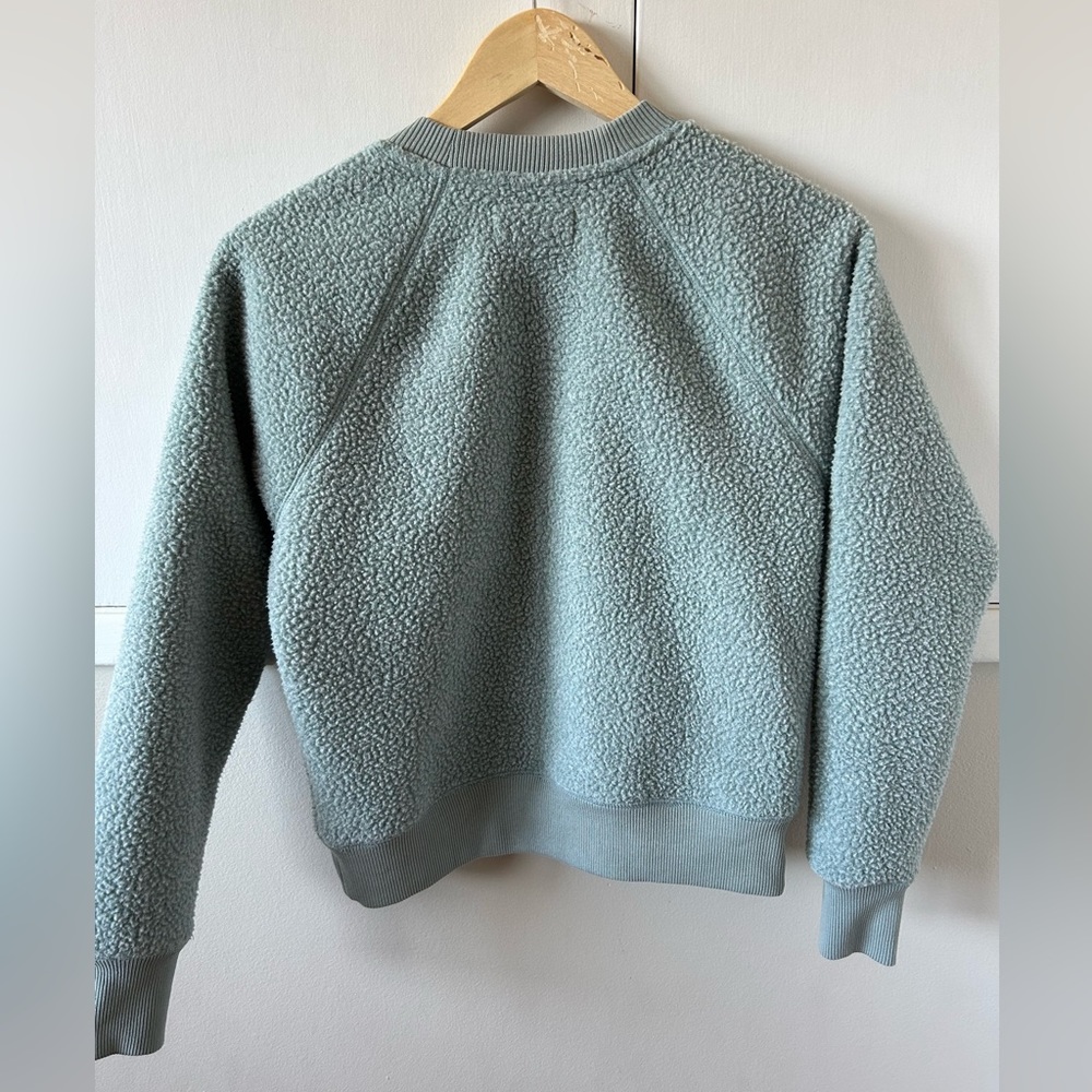 EVERLANE Renew Fleece Raglan Sweatshirt
🌟Host Pick🌟 - Picture 6 of 8
